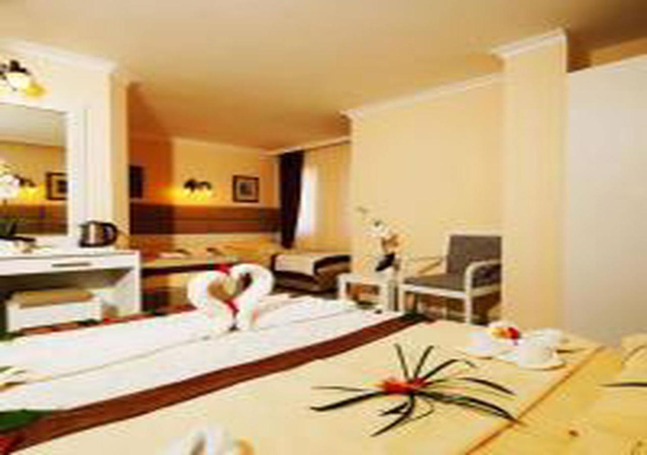 Miramor Hotel & Spa Antalya Extérieur photo A room at the hotel